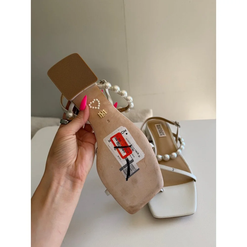 $235 Badgley Mischka Sandals Womens 8 White Pearl Strap Square Toe Block Heel